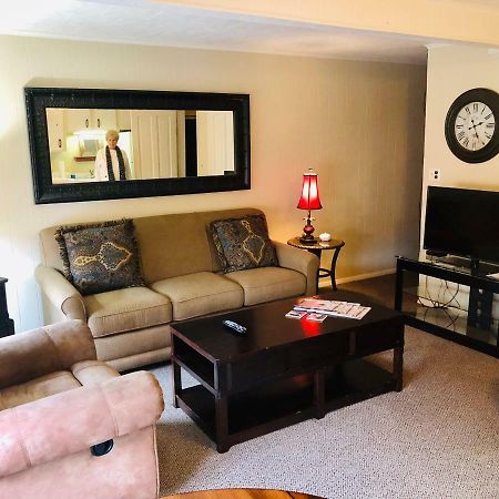 Galena Penthouse Overlooking Main Street With Free Off Street Parking المظهر الخارجي الصورة