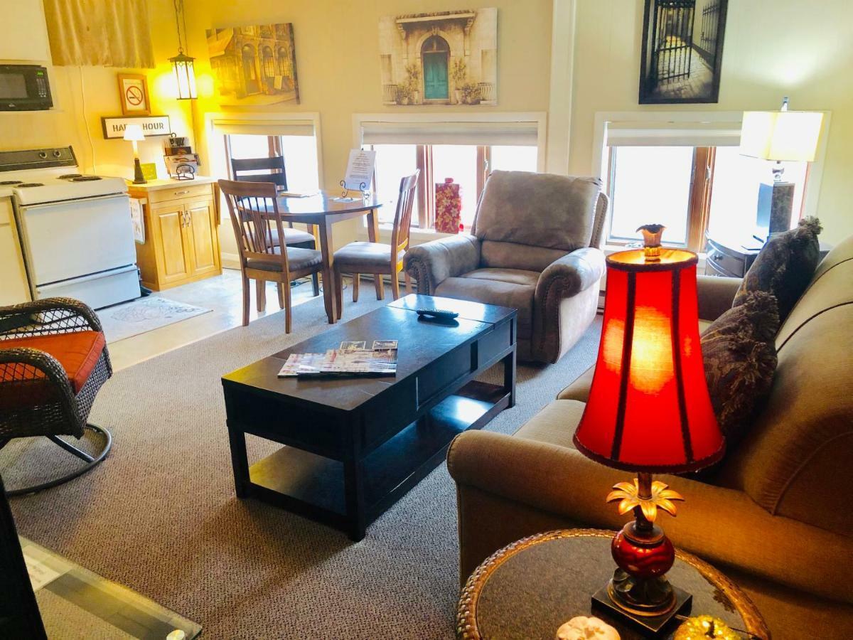 Galena Penthouse Overlooking Main Street With Free Off Street Parking المظهر الخارجي الصورة